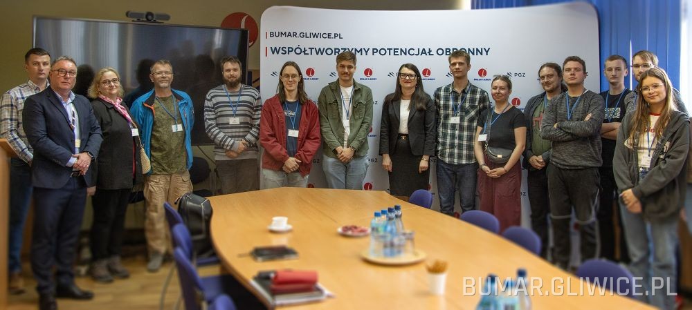 Studenci oraz młodzież bliżej branży zbrojeniowej