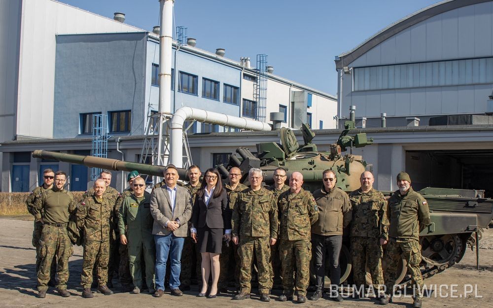 Przyszli Attaché z wizytą w BUMARZE - ŁABĘDY